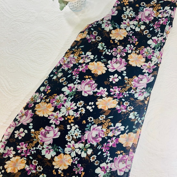 Wide leg floral print palazzo pants - Picture 3 of 5